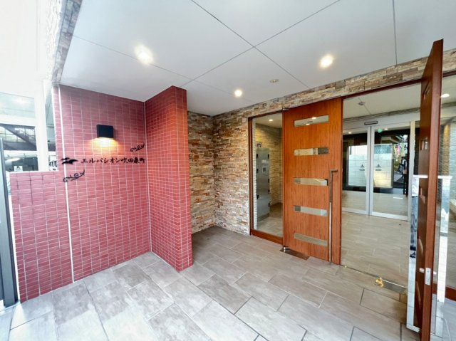 【エントランス】 | エルパシオン吹田泉町