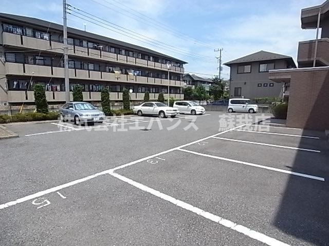 【駐車場】 | パークハイツ | 駐車場完備です