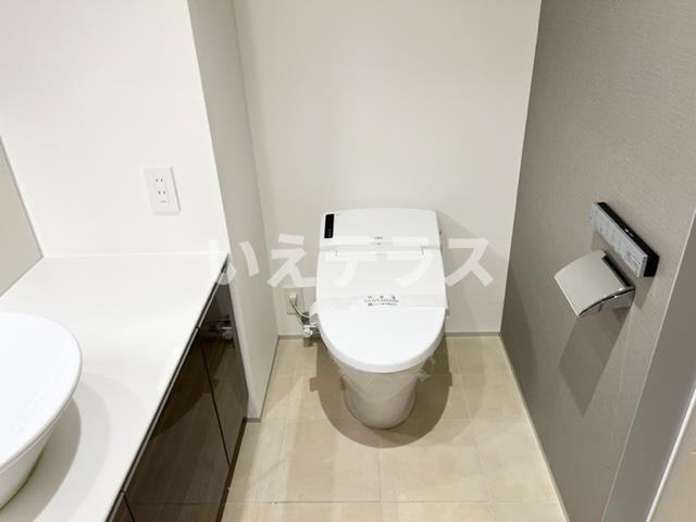BUCCI KOBE MOTOMATCHIのトイレ|落ち着いた色調のトイレです