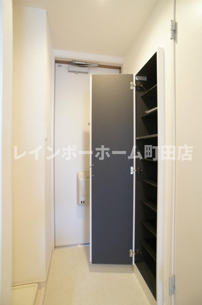 リブリ・モンターニュ町田※初期費用分割あと払いサービス利用可能物件の玄関