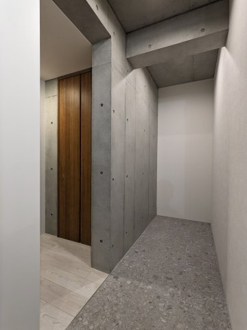 【玄関】ミオテゾーロ　哲学堂カーザ 