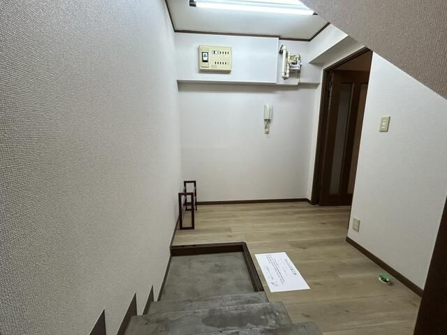 横浜市南区三春台の賃貸マンションの玄関