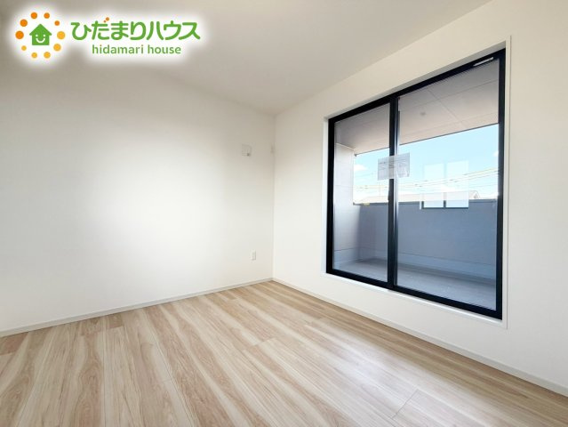 【洋室】 | 水戸市住吉町4期　新築戸建　4号棟 | ２方向の窓で、こもりがちな空気の入れ替えもバッチリ！