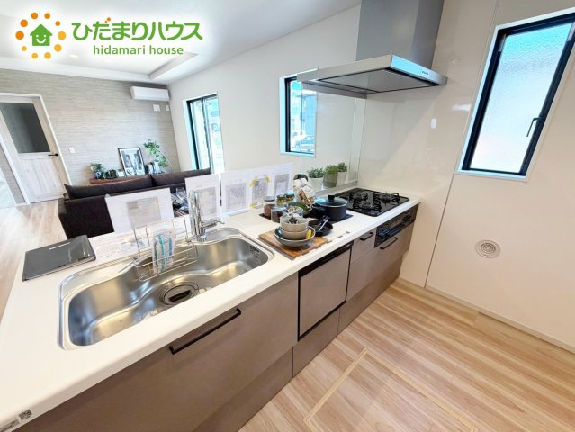 【キッチン】 | 水戸市住吉町4期　新築戸建　4号棟 | 料理をしながらでも、ご家族との会話を楽しめる対面式キッチン♪