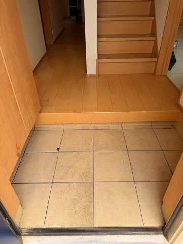 羽生市下川崎の玄関|段差も低く、出入りがスムーズ！
