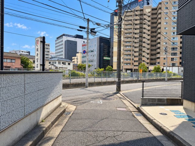 中央区万代5丁目　土地の前面道路含む現地写真