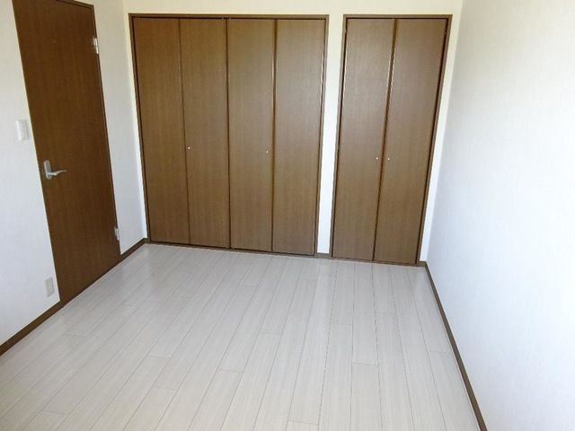 ベルグランデ高柳の洋室