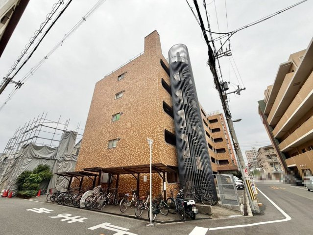 あびこターミナルハイツの外観|物件価格を抑えて、こだわりの内装にリフォームしてみませんか？専門スタッフがお客様のご要望に合わせてプランニングいたします。※リフォームには別途費用が発生します。