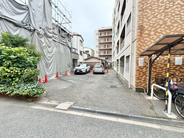 あびこターミナルハイツの駐車場|【即日見学予約可能】ネット予約も受け付けております！直前でネット予約締切に間に合わない場合は、お気軽にお電話ください♪