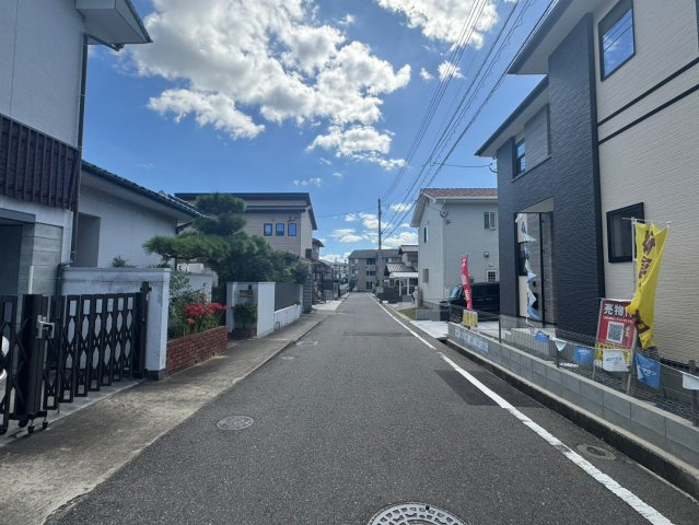【前面道路含む現地写真】の画像