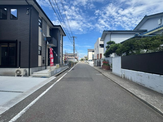 【前面道路含む現地写真】の画像