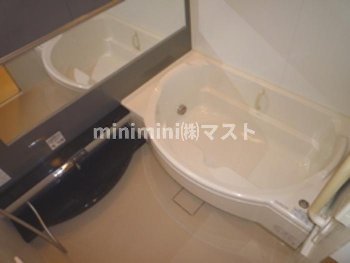 ロイヤルパークスなんばの浴室|別部屋参考写真