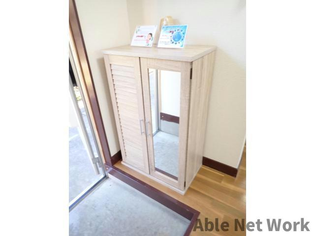 メゾン第一Cの玄関|シューズボックス付き※イメージ