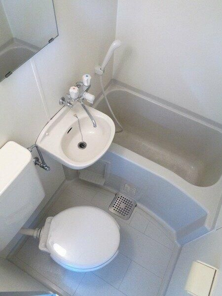 横浜市西区久保町の賃貸マンションの浴室