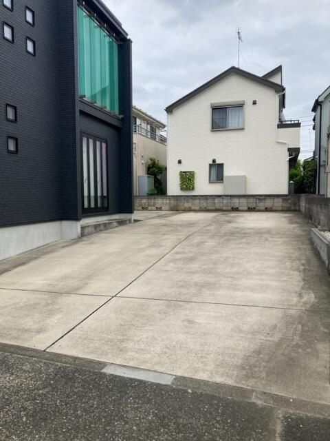鈴木町一丁目貸家の庭
