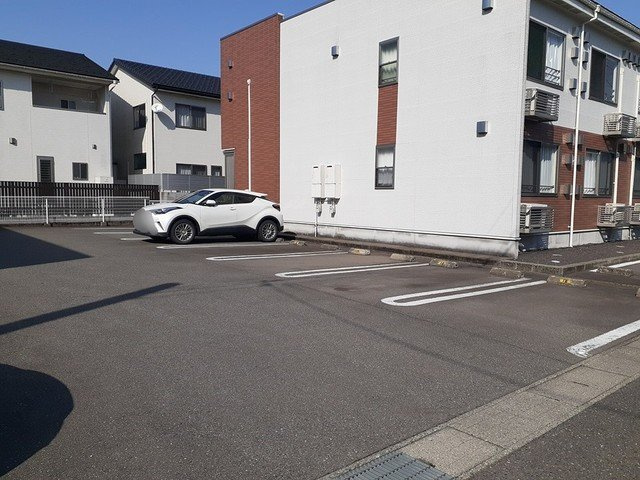 ヴィラ　サン　Ｂの駐車場|駐車場完備です