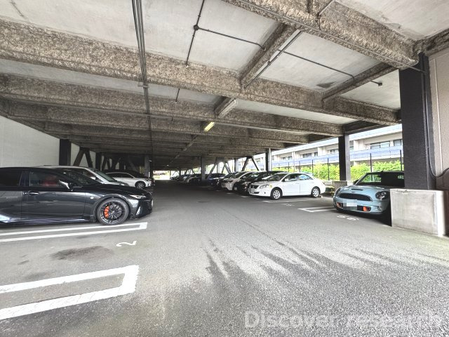 ガーデンポート相模大野台の駐車場