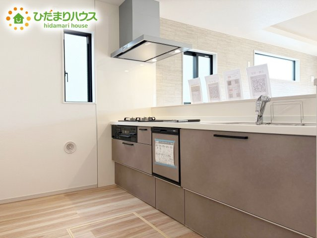 【キッチン】 | 水戸市本町4期　新築戸建 | シンプルなシステムキッチン♪広々としていてお料理をするのにも十分な広さがあります！お子様とお菓子作りをしたり、新しいお料理に挑戦したり毎日の家事が楽しくなりそうです！