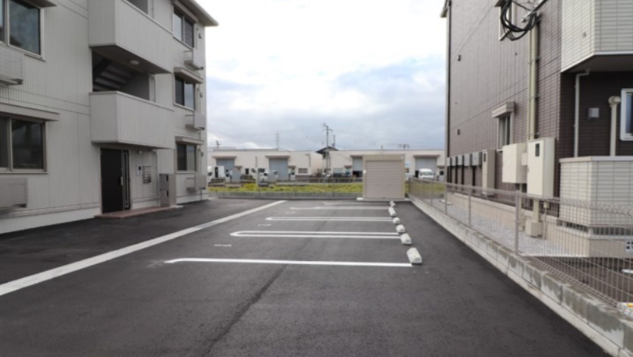 オッツ梅満Ⅱ　B棟の駐車場|駐車場完備です
