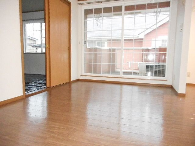 ローズシャトル　Ａの居間・リビング