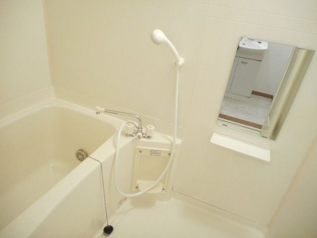 ローズシャトル　Ａの浴室