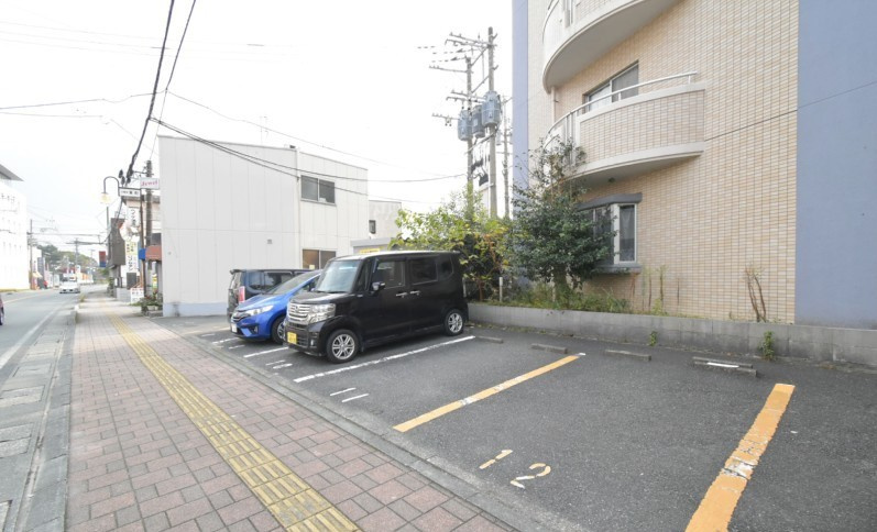 ルポ小郡駅前【キャッシュバック対象物件】の駐車場|駐車場です