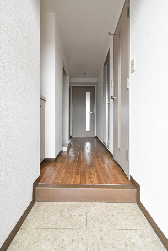 ルポ小郡駅前【キャッシュバック対象物件】の玄関|シンプルで使いやすい玄関です