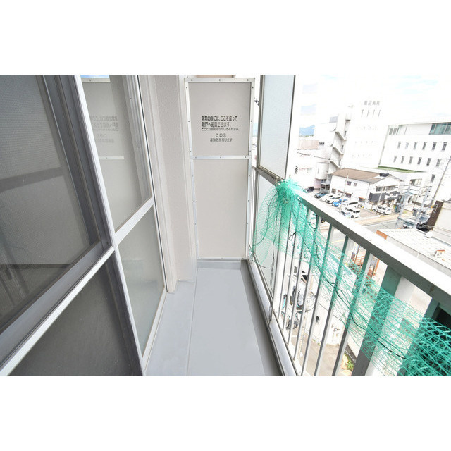 ルポ小郡駅前【キャッシュバック対象物件】のバルコニー|落ち着いた時間を過ごせるバルコニーです