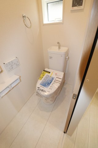郡山市昭和2丁目　　　２号棟　　　小原田小学校、小原田中学区の居間・リビング|※同社施工例