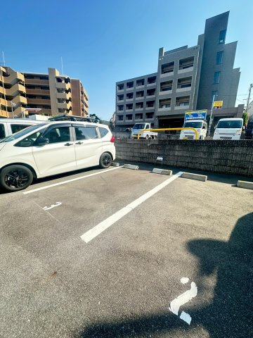 ボナール青葉丘の駐車場