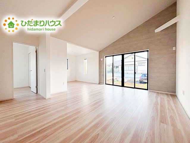 【居間・リビング】 | 水戸市東前町5期　新築戸建　3号棟 | 明るく開放的なリビングです！ 光がたっぷり差し込み、ご家族みんなが笑顔で過ごせる空間です♪