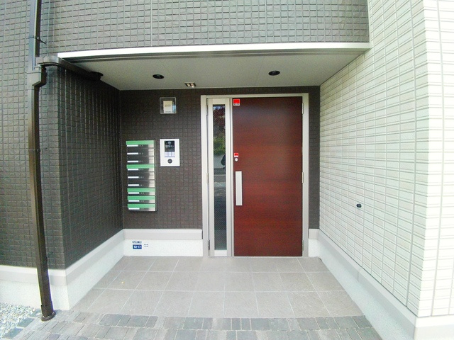 シャルマン本山のエントランス