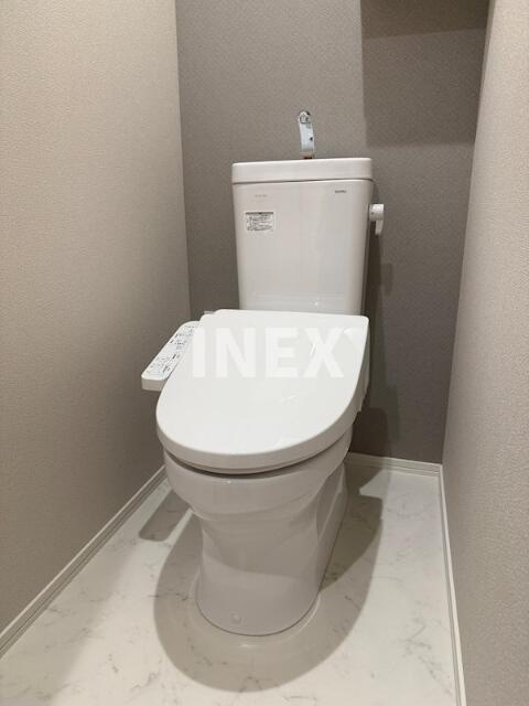 横浜市戸塚区平戸４丁目のテラスのトイレ