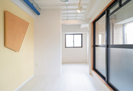 大阪市中央区谷町６丁目の賃貸マンションの居間・リビング