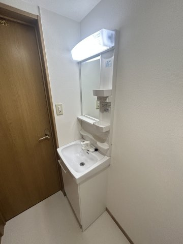 東久マンションの洗面所