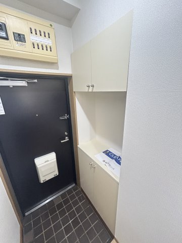 東久マンションの玄関
