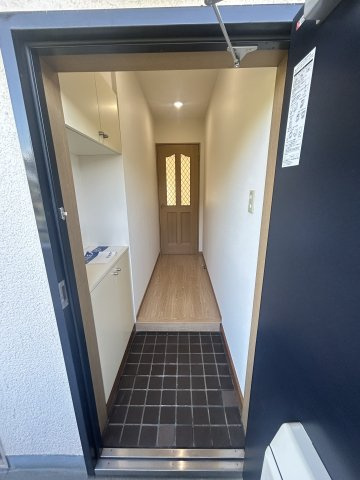 東久マンションの玄関