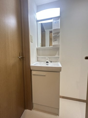 東久マンションの洗面所