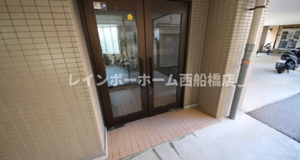 アミューズFハウスのエントランス