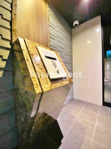 プレサンス丸の内城雅のエントランス