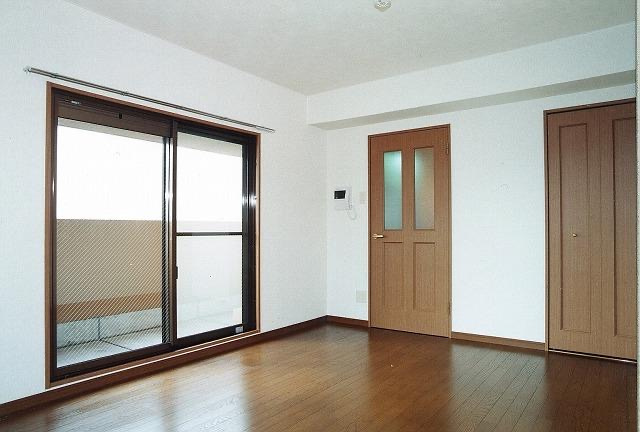 新品家具付きマンション美野島4(KaGood福岡)の洋室