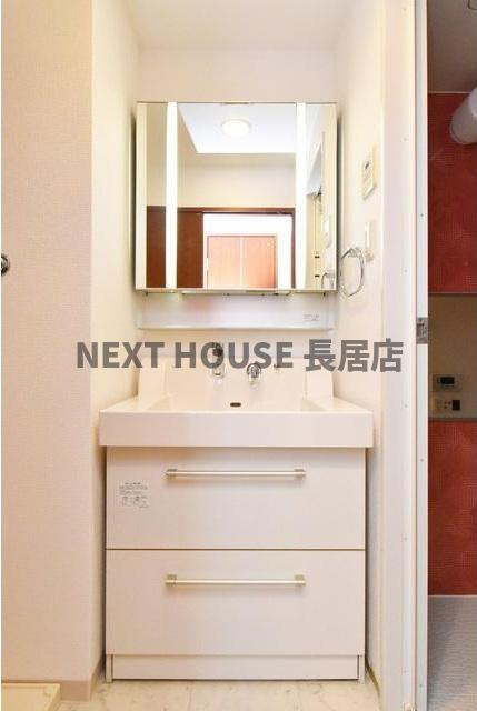 BRAVI南堀江の独立洗面台