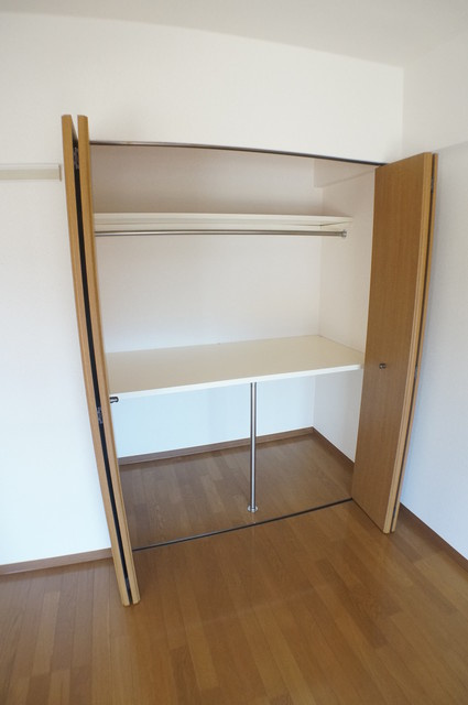 エクセラン東松戸の収納|211号室の写真を使用しております。