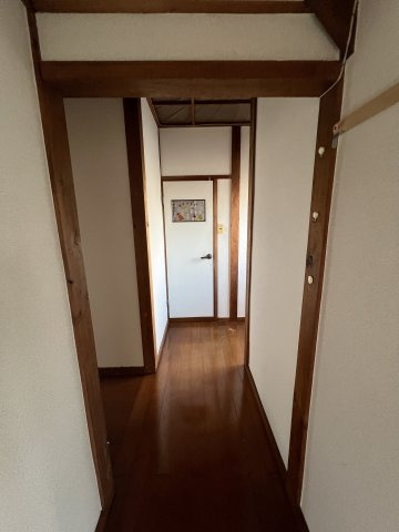 津山市沼　中古住宅　4DKの内装|１階廊下