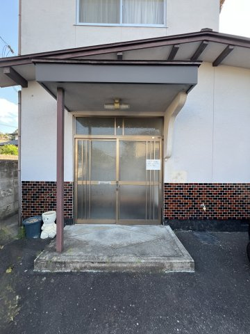 津山市沼　中古住宅　4DKの玄関