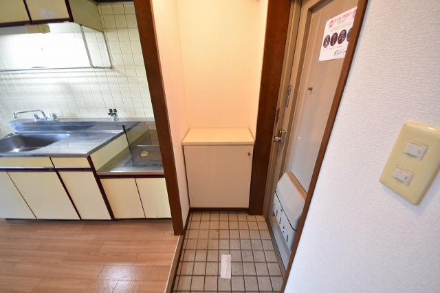 天本ビルの玄関
