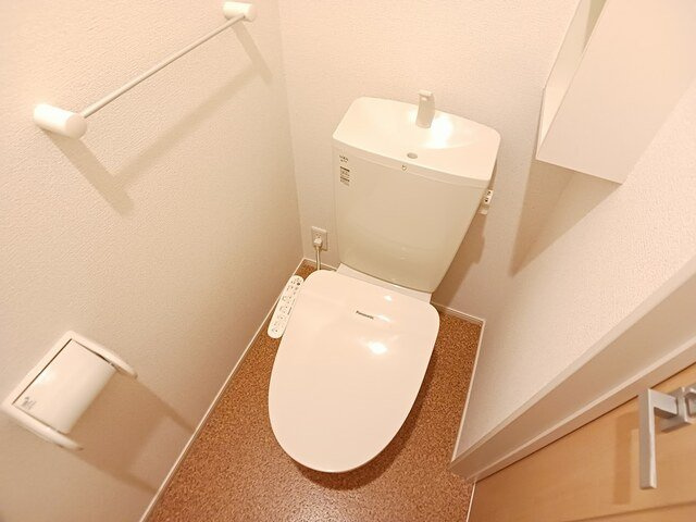 オーロラ要Ｂのトイレ|ゆったりとした空間のトイレです