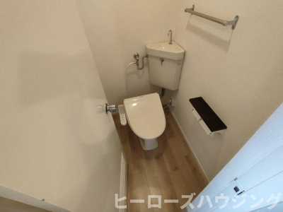 【トイレ】 | アスモ岡町 | ※同タイプの写真となり、実際のお部屋とは異なる場合があります