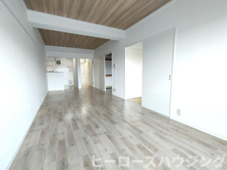 【居間・リビング】 | アスモ岡町 | ※同タイプの写真となり、実際のお部屋とは異なる場合があります