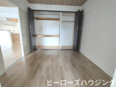【洋室】 | アスモ岡町 | ※同タイプの写真となり、実際のお部屋とは異なる場合があります